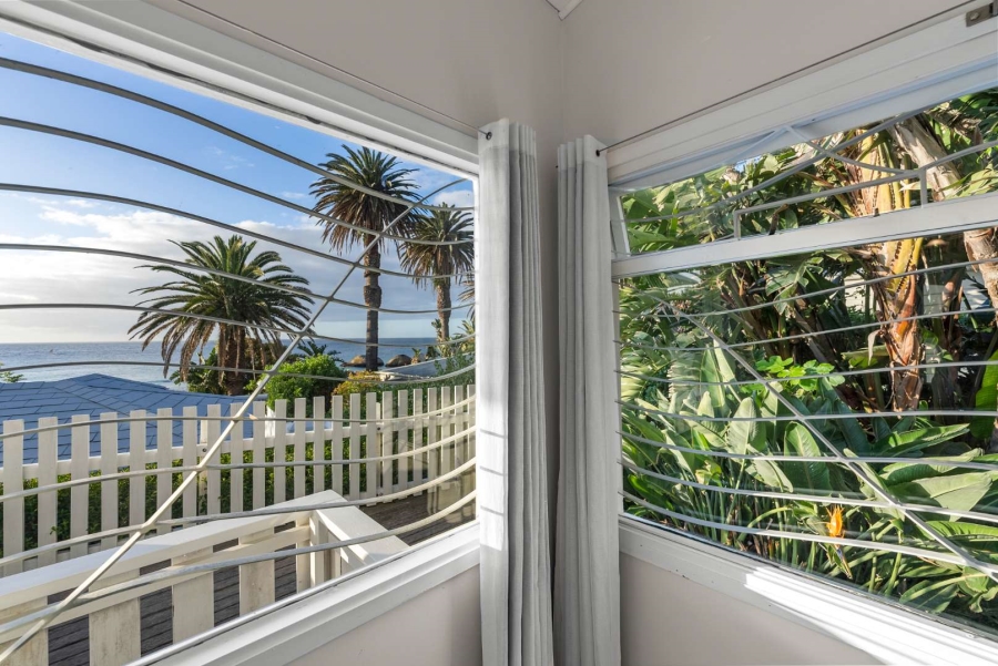 3 Bedroom Property for Sale in Clifton Western Cape